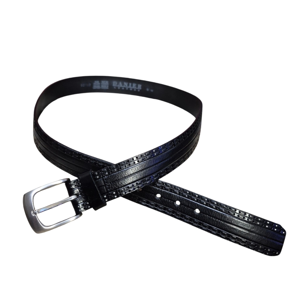 NWOT Danier Black Italian Leather Belt Size: Medium